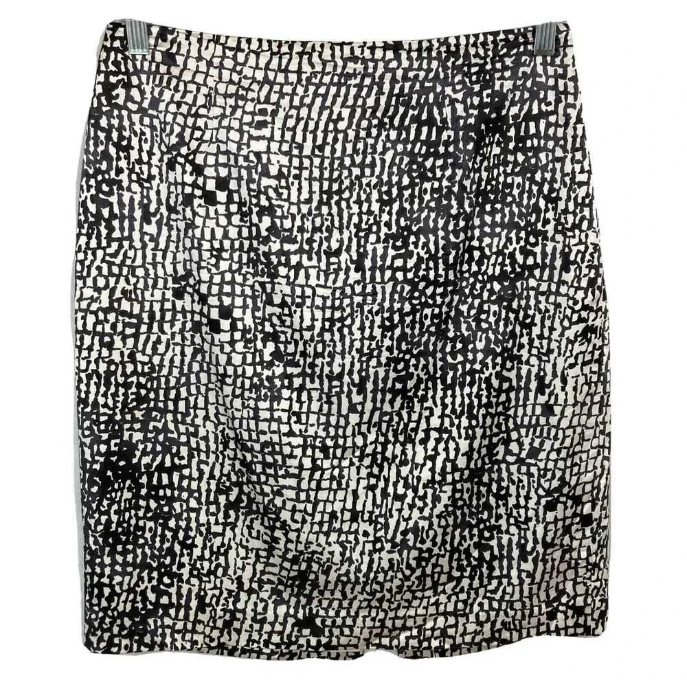 Ann Taylor‎ Skirt Womens Sz 8 Black White Animal Print Cotton Silk Stretch Lined